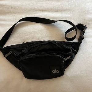 Alo yoga Fanny pack. New with out tags